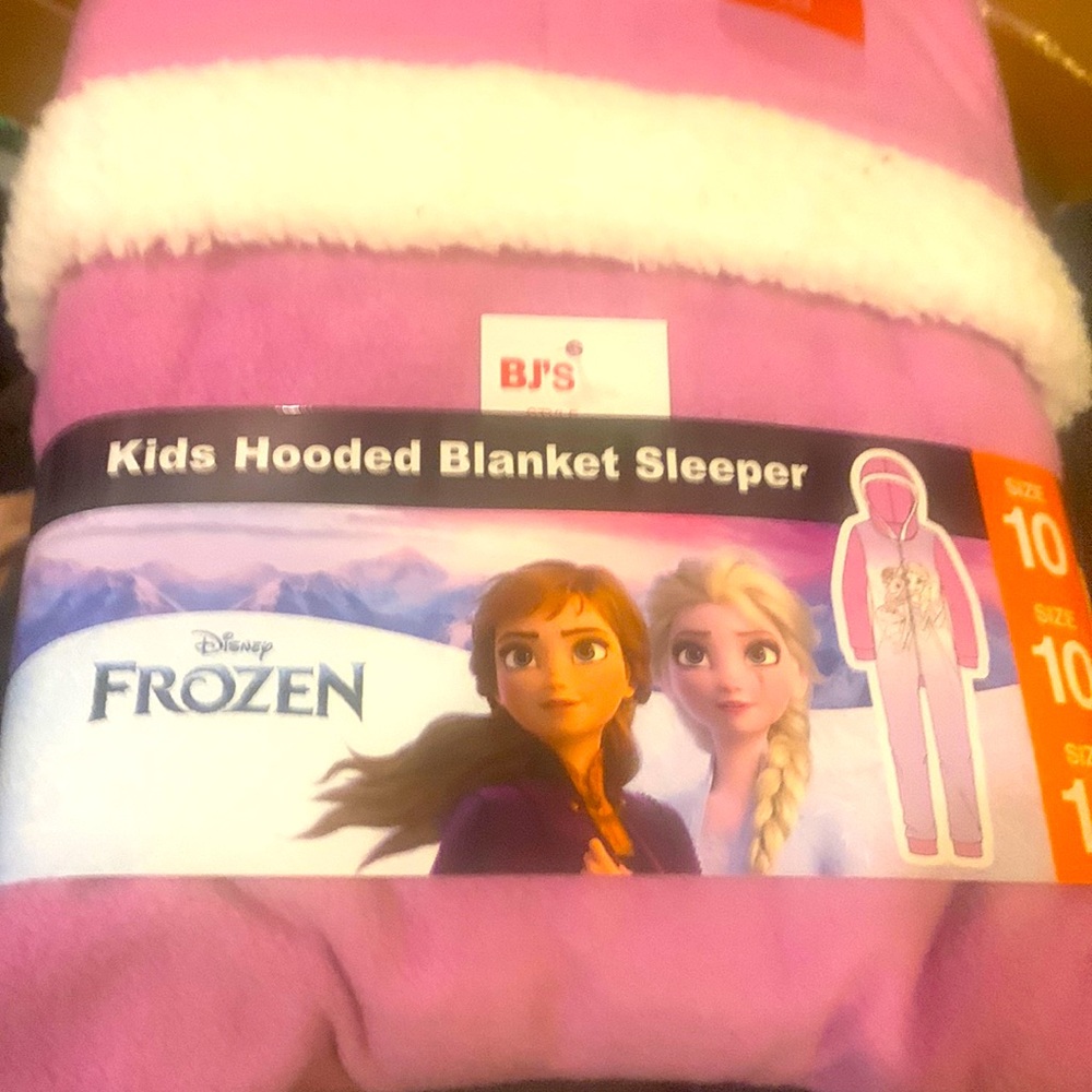 Girls purple, hoodie, blanket sleeper, frozen